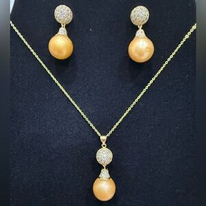 Elegant Gold Jewelry Set with Crystal Accents